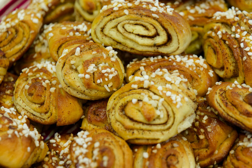  Korvapuusti (cinnamon bun)