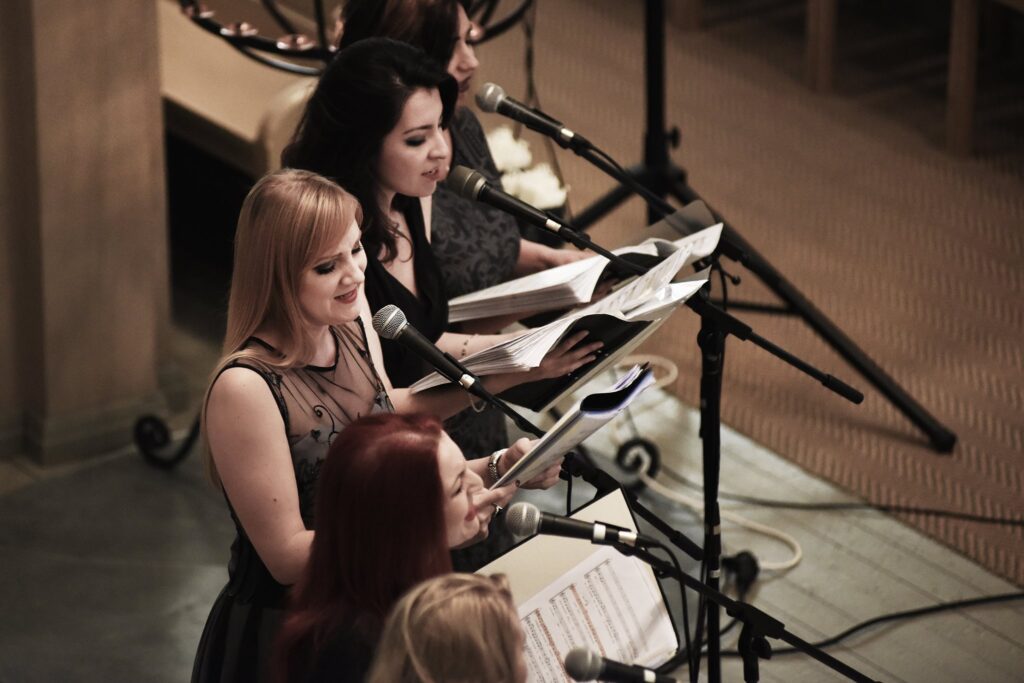 Womens singing