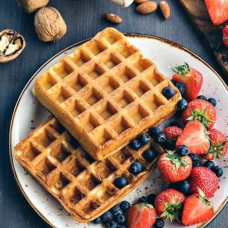 Belgialaiset vohvelit tuoreilla marjoilla